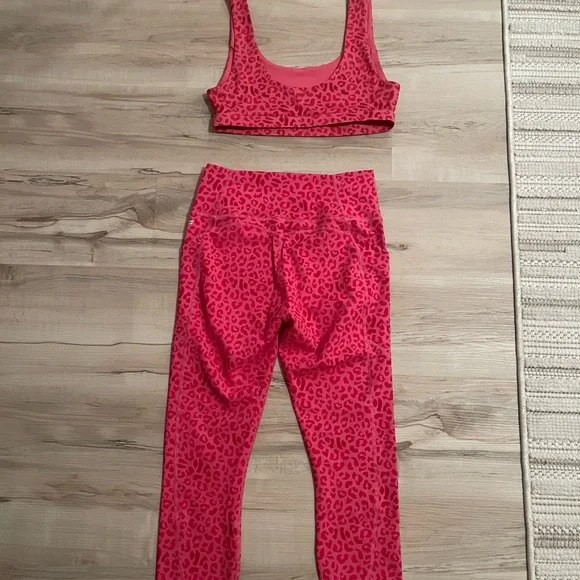 Set - Picture 2 of 2